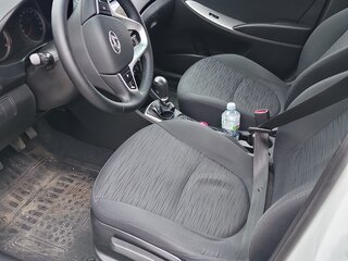 2015 Hyundai Solaris I Рестайлинг, белый, 1120000 рублей, вид 4