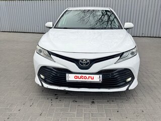 2018 Toyota Camry VIII (XV70), белый, 1650000 рублей, вид 1