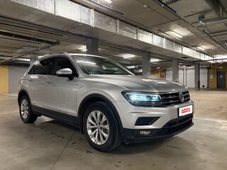 2018 Volkswagen Tiguan II, серебристый, 2799999 рублей, вид 4