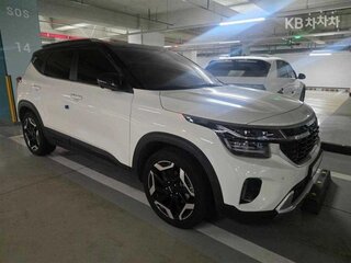 2023 Kia Seltos I Рестайлинг, белый, 1810069 рублей, вид 3