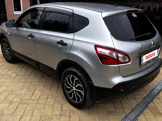2012 Nissan Qashqai I Рестайлинг, серебристый, 900000 рублей, вид 3