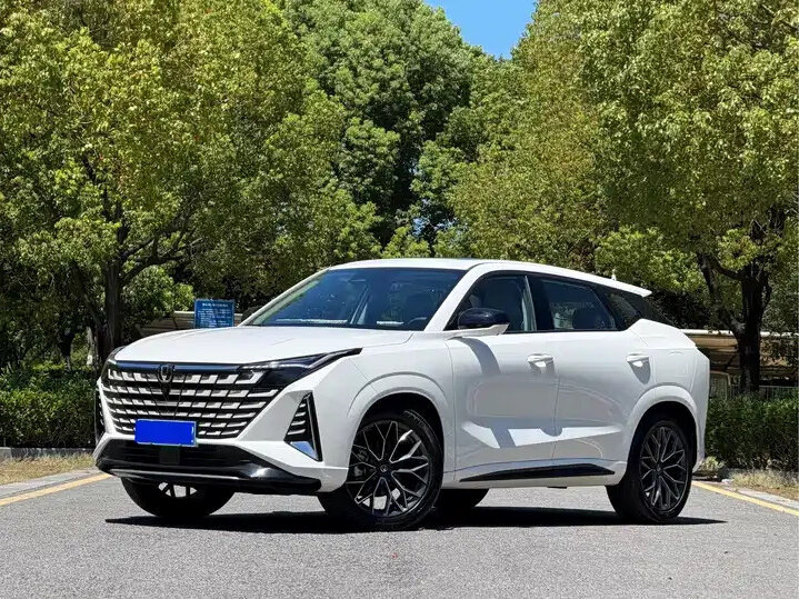 Открыть фотографии: Changan UNI-Z