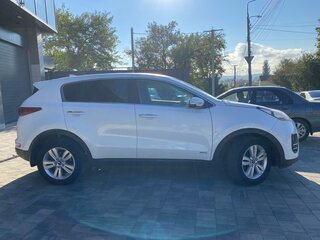 2017 Kia Sportage IV, белый, 1790000 рублей, вид 4