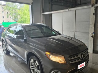 2018 Mercedes-Benz GLA 250 I (X156) Рестайлинг, серый, 2100000 рублей, вид 3
