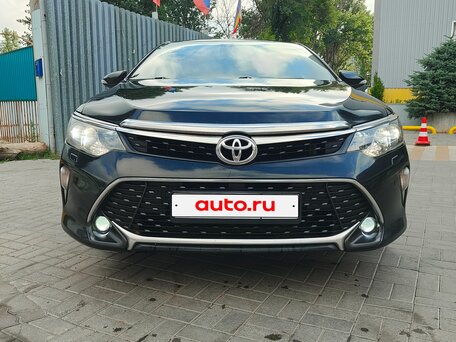 2017 Toyota Camry VII (XV50) Рестайлинг 2, чёрный, 2100000 рублей, вид 4