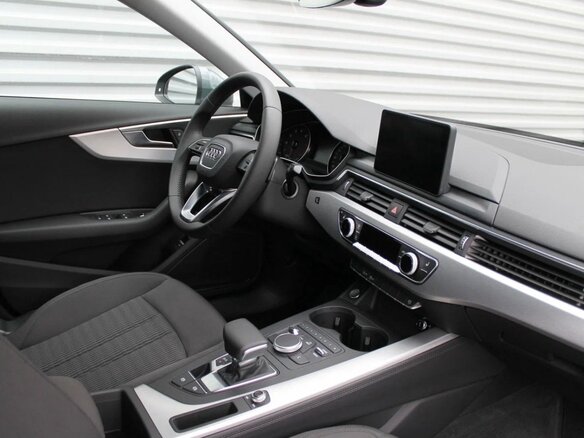 2016 Audi A4 V (B9), серый, 1850000 рублей - вид 10