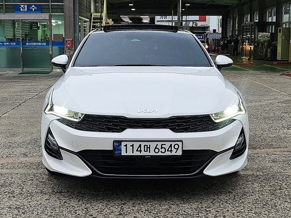 2023 Kia K5 LPi III, белый, 2052000 рублей - вид 2