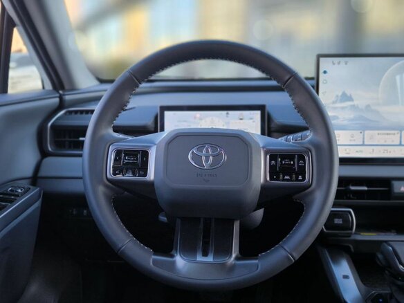 2026 Toyota RAV4 VI (XA60), белый, 4440000 рублей - вид 20