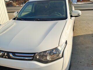 2013 Mitsubishi Outlander III, белый, 1200000 рублей, вид 1
