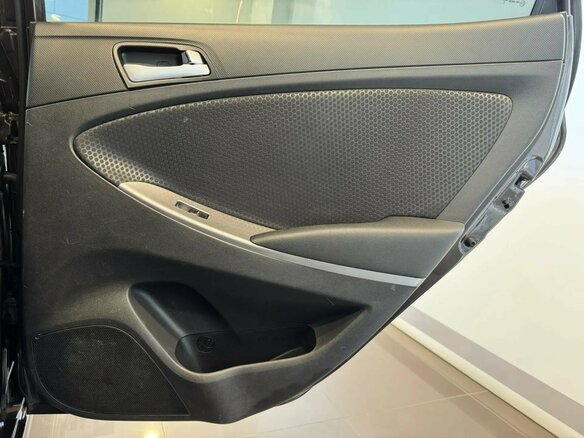 2016 Hyundai Solaris I Рестайлинг, коричневый, 849000 рублей - вид 15