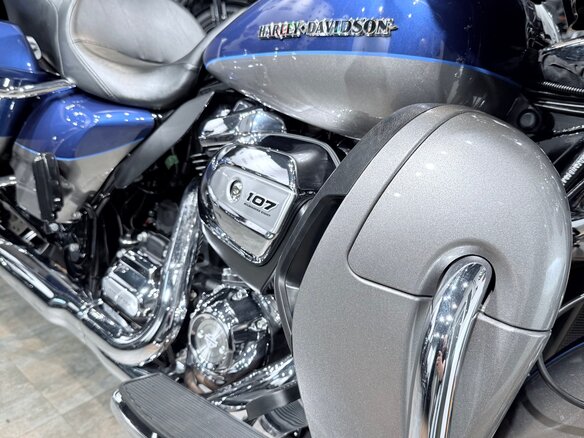 2017 Harley-Davidson Electra Glide, серебристый, 1799000 рублей - вид 35