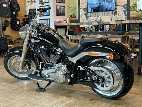 2023 Harley-Davidson Fat Boy, чёрный, 3750000 рублей, вид 5