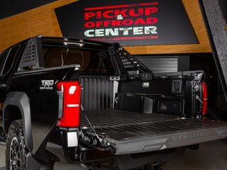 2025 Toyota Tacoma IV, чёрный, 9998000 рублей, вид 5
