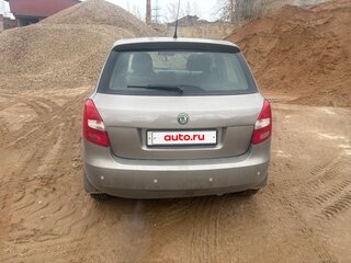 2010 Skoda Fabia II Рестайлинг, серебристый, 380000 рублей, вид 3