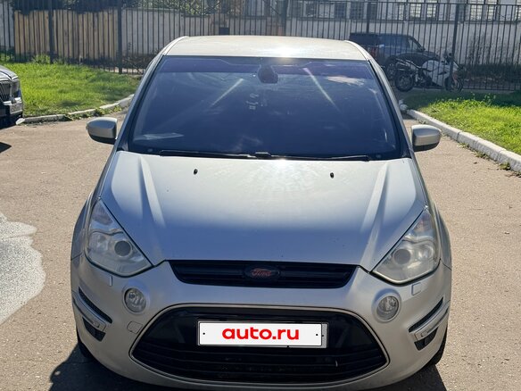 2010 Ford S-MAX I Рестайлинг, серебристый, 1150000 рублей - вид 2