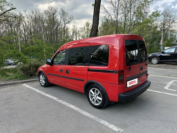 2009 Opel Combo C Рестайлинг, красный, 700000 рублей - вид 4