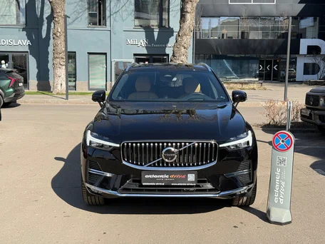 2023 Volvo XC60 II Рестайлинг, чёрный, 5640000 рублей, вид 2