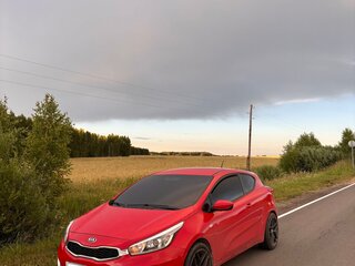 2014 Kia Ceed II, красный, 950000 рублей, вид 1