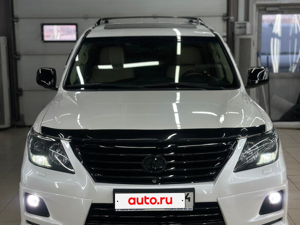 2010 Lexus LX 570 III, белый, 3400000 рублей - вид 2