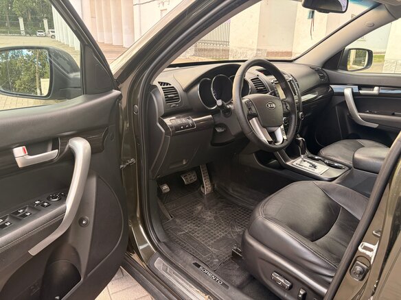 2011 Kia Sorento II, коричневый, 1230000 рублей - вид 9