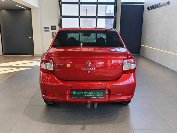 2014 Renault Logan II, красный, 500000 рублей - вид 4