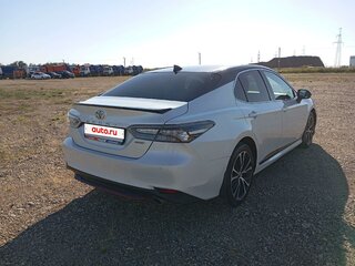 2020 Toyota Camry VIII (XV70), белый, 2790000 рублей, вид 3