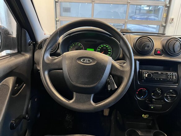 2012 Lada (ВАЗ) Granta I, чёрный, 170000 рублей - вид 9