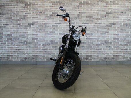 2013 Harley-Davidson Street Bob, чёрный, 907000 рублей, вид 3