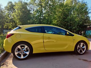 2013 Opel Astra GTC J Рестайлинг, жёлтый, 979000 рублей, вид 3