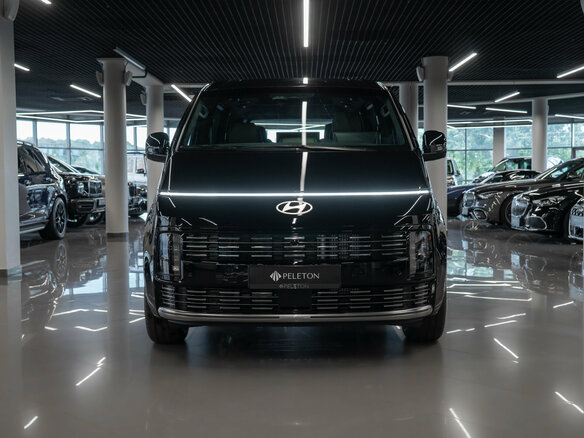 2026 Hyundai Staria I Рестайлинг, чёрный - вид 2