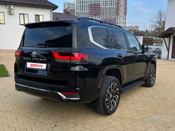 2023 Toyota Land Cruiser 300 Series, чёрный, 11150000 рублей - вид 4