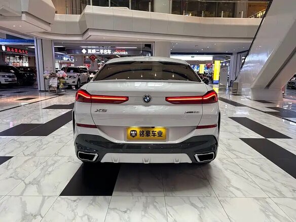 2022 BMW X6 30i III (G06), белый, 6431000 рублей - вид 3