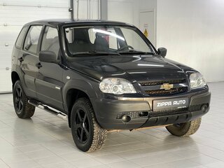 2013 Chevrolet Niva I Рестайлинг, зелёный, 399000 рублей, вид 1