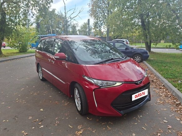 2016 Toyota Estima III Рестайлинг 3, красный, 2880000 рублей - вид 1
