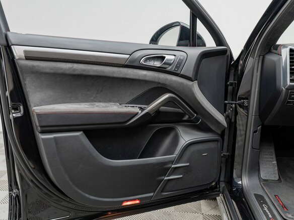 2015 Porsche Cayenne GTS II Рестайлинг (958), чёрный - вид 23