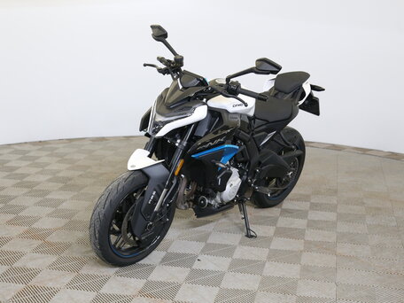 2026 CFMoto 675NK, белый, 744900 рублей, вид 1