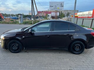 2013 Chevrolet Cruze I Рестайлинг, коричневый, 900000 рублей, вид 4