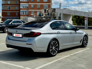 2020 BMW 5 серии 530i xDrive VII (G30/G31/G38) Рестайлинг, серебристый, 3490000 рублей, вид 5