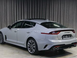 2019 Kia Stinger I, серебристый, 2499000 рублей, вид 4