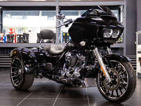2023 Harley-Davidson Road Glide 3, чёрный, 3790000 рублей, вид 2