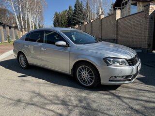 2011 Volkswagen Passat B7, серебристый, 900000 рублей, вид 1