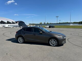 2017 Mazda 3 III (BM) Рестайлинг, коричневый, 1650000 рублей, вид 2