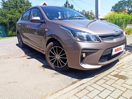 2020 Kia Rio IV, коричневый, 1669000 рублей, вид 1