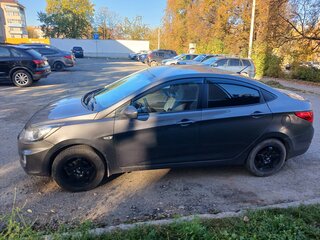 2011 Hyundai Solaris I, серый, 650000 рублей, вид 4