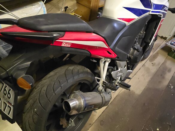 2015 Honda CBR 400R, красный, 400000 рублей - вид 2