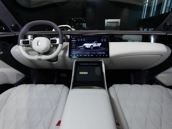 2025 Avatr 11 116 kWh I, чёрный - вид 10
