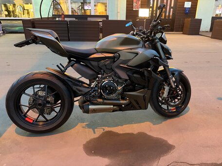2022 Ducati Streetfighter V2, зелёный, 1800000 рублей, вид 3