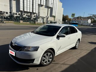 2017 Skoda Rapid I, белый, 900000 рублей, вид 2
