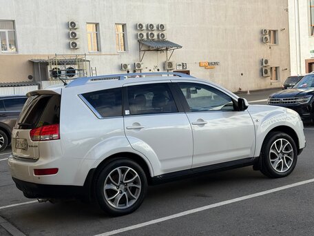 2011 Citroen C-Crosser, белый, 1200000 рублей, вид 4