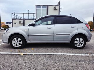 2011 Kia Rio II Рестайлинг, серебристый, 650000 рублей, вид 5